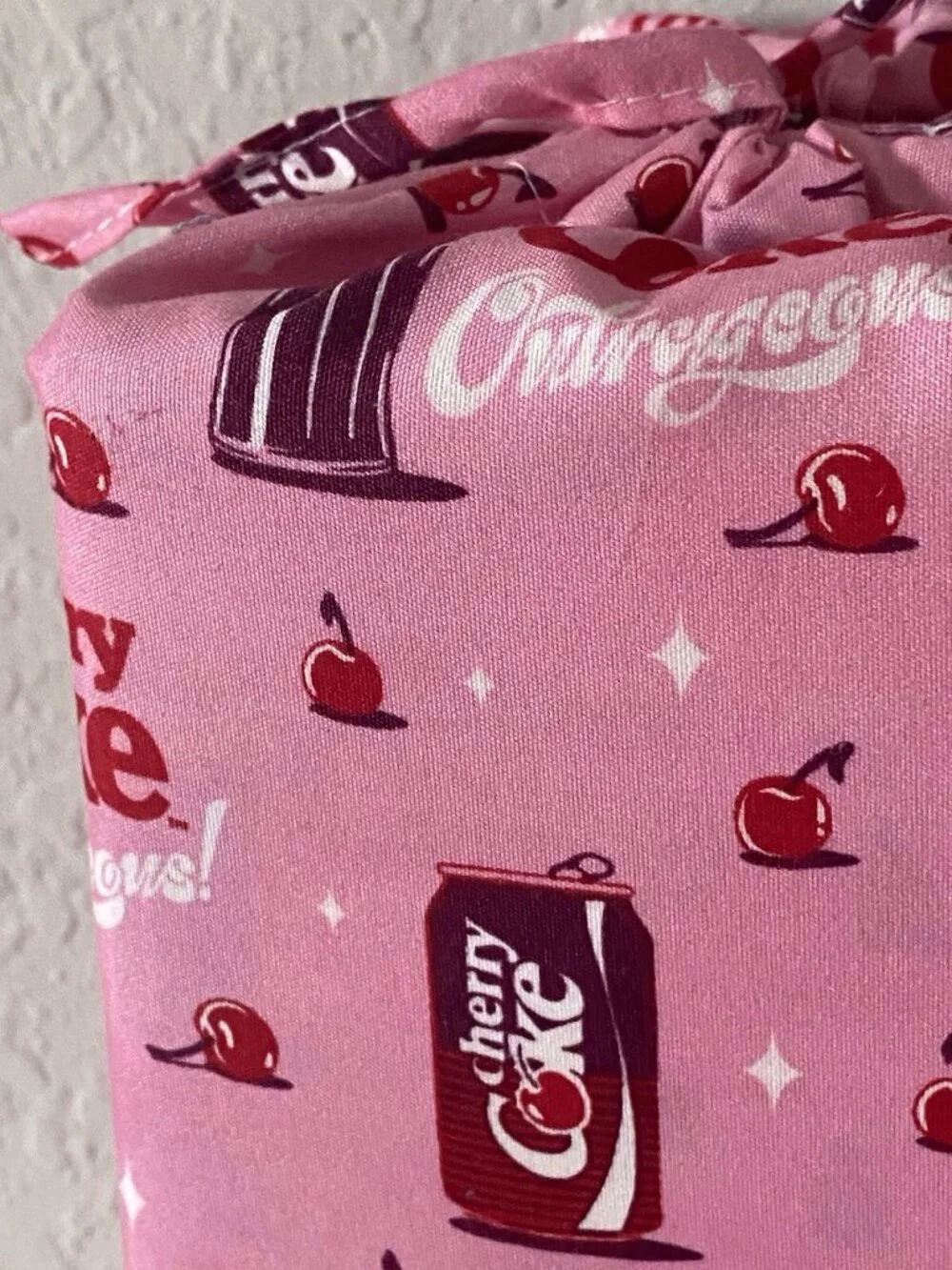 6 Piece Cherry Coke Outrageous Can QUEEN Size Sheet Set Bedding Pink Soft NEW
